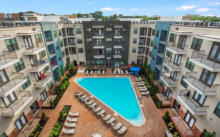 OCTAVE APARTMENTS NASHVILLE TN POOL AREA 04