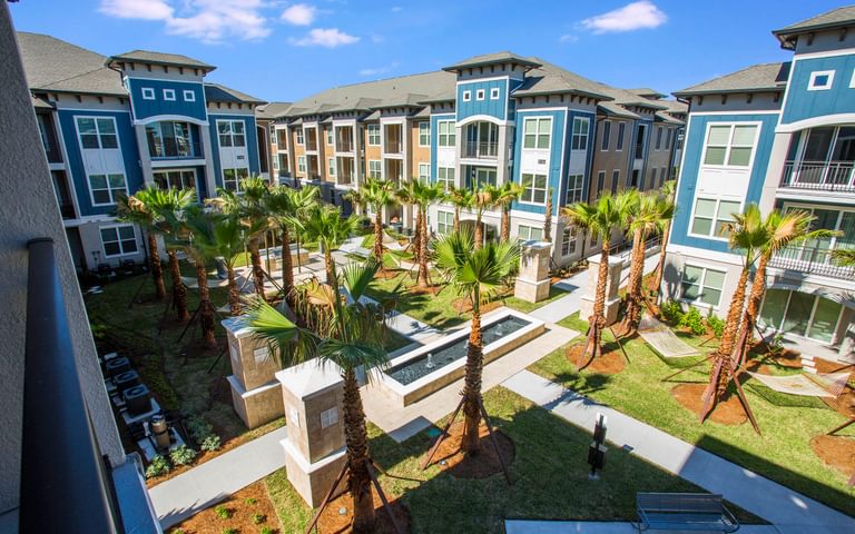 Crest At Millennia Apartments Orlando FL Courtyard 05