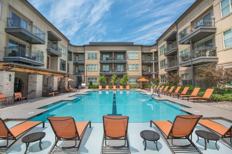 Roswell City Walk pool courtyard